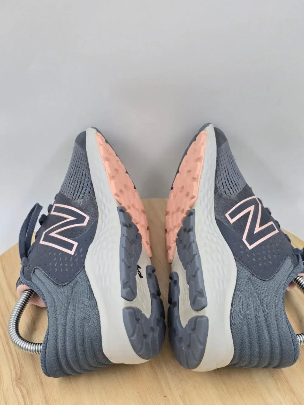 New Balance Womens 520 V7 Gray Running Shoes Sneakers W520LP7 sz 8